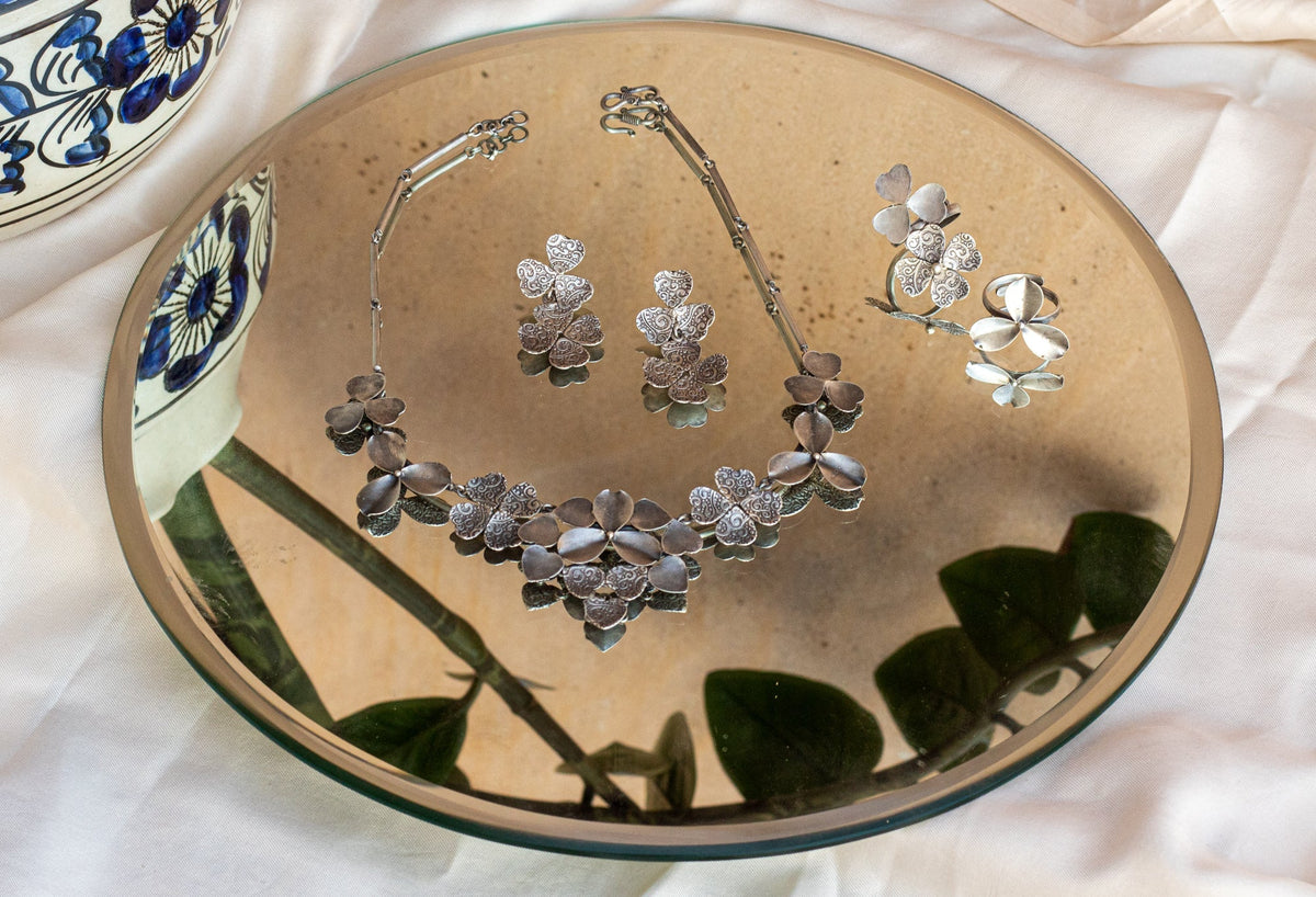 Textured Floral Earring With Floral Necklace
