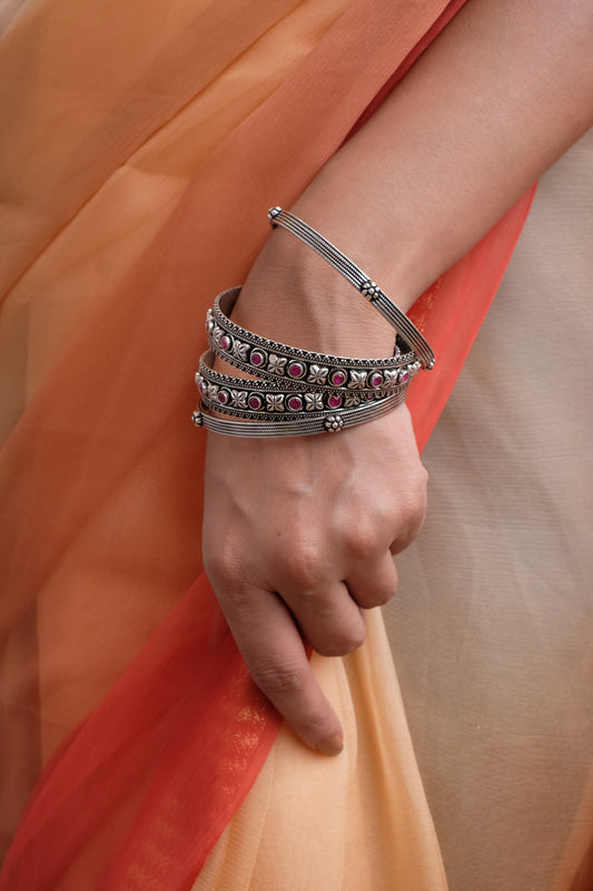 Red Stone Flower Twisted Bangle Set