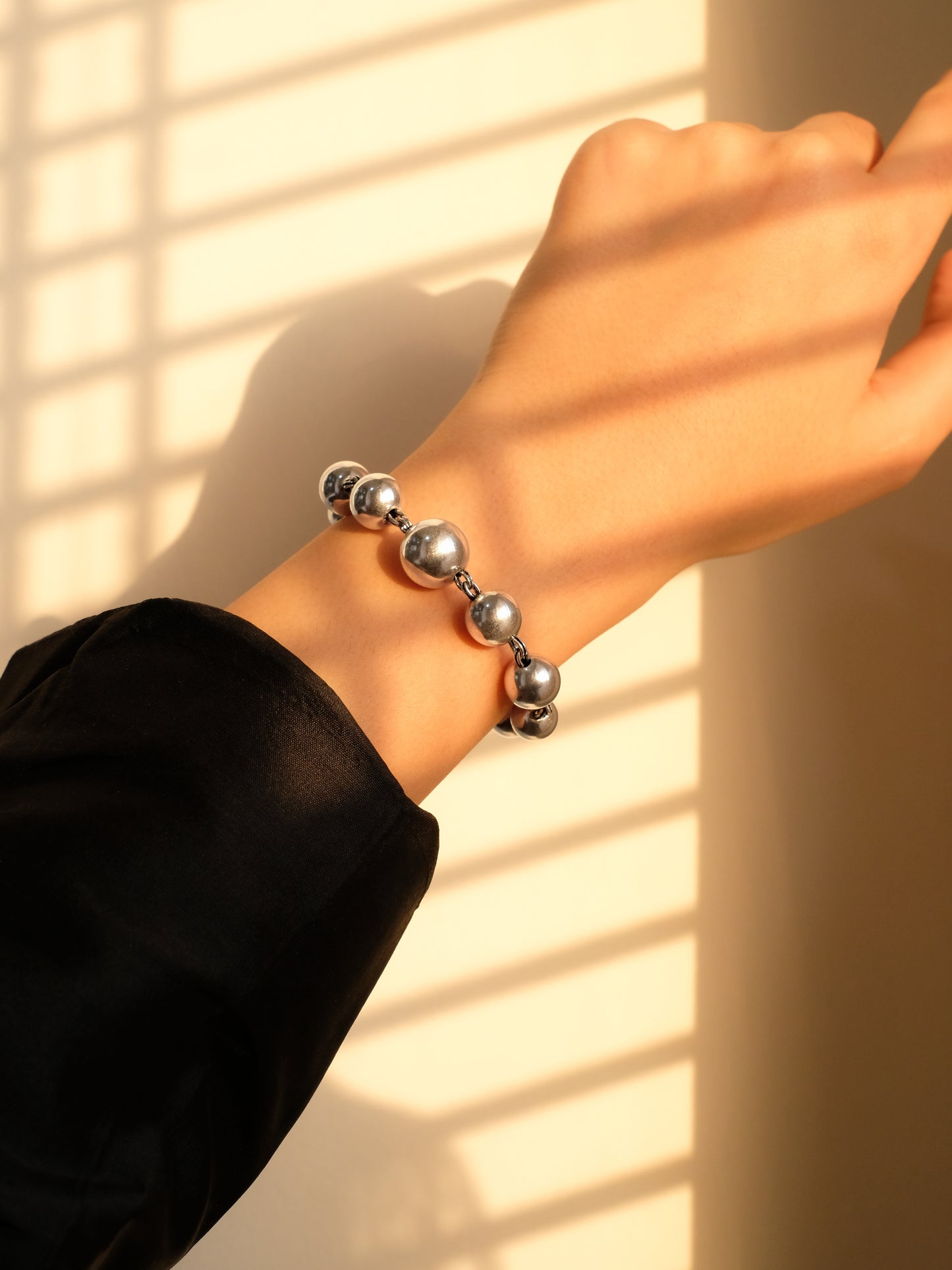 Graduated Ball Bracelet