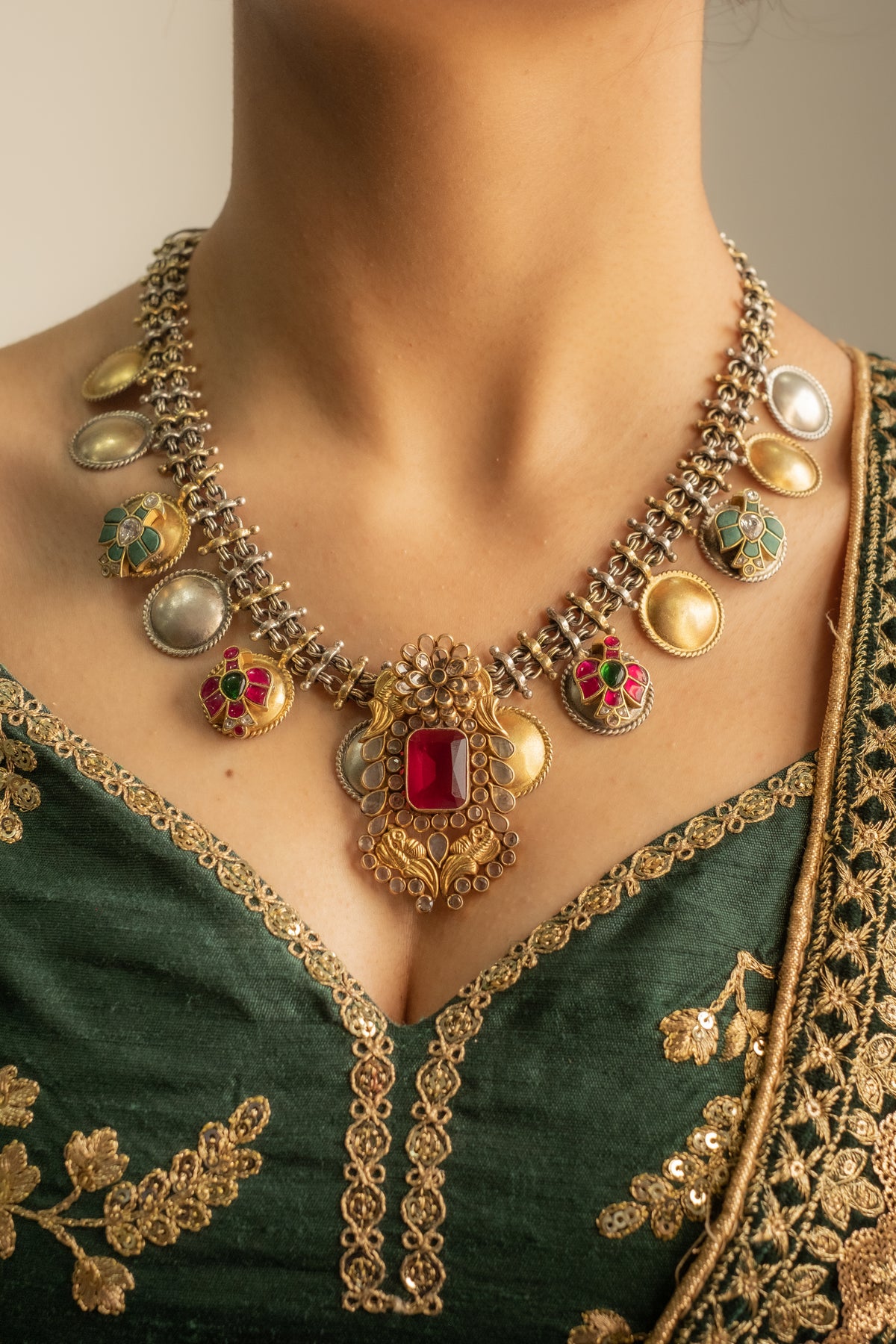 Dual Tone Floral Kundan Necklace