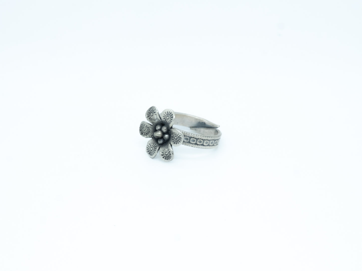 Dual Flower Ring - SAADHGEE