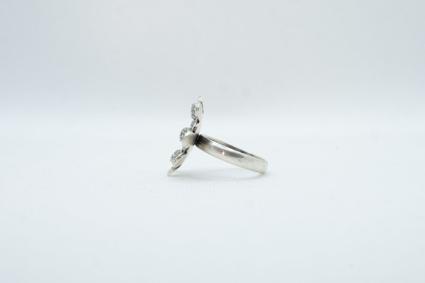 Flower Dotted Silver Ring - SAADHGEE