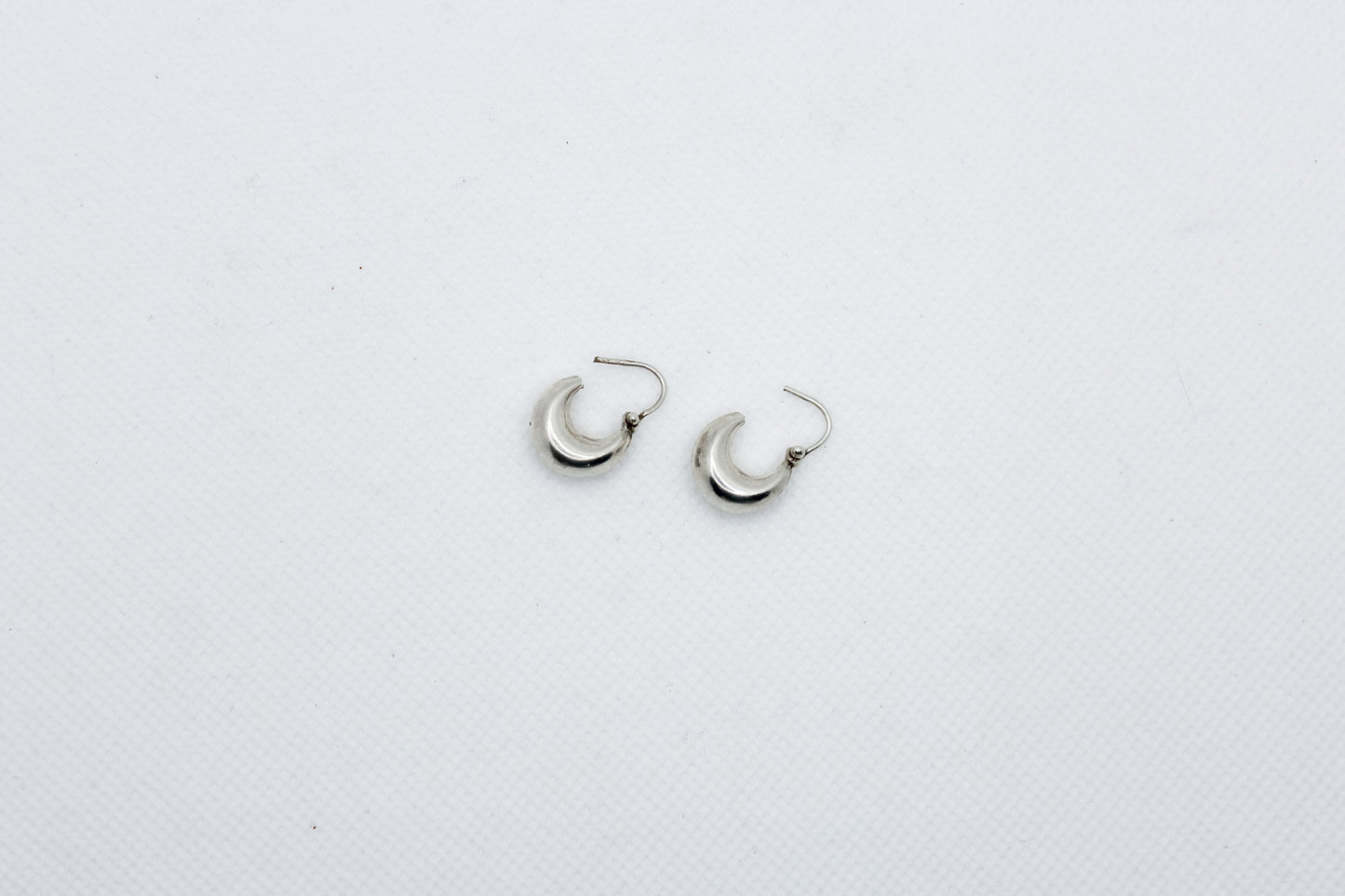 Plain Bali Hoops - SAADHGEE