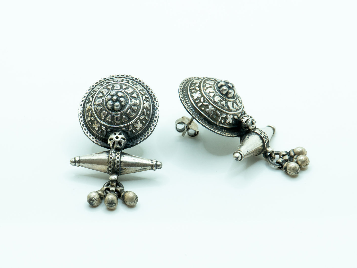 Flower Embossed Shield Tabiz Earring- ADA